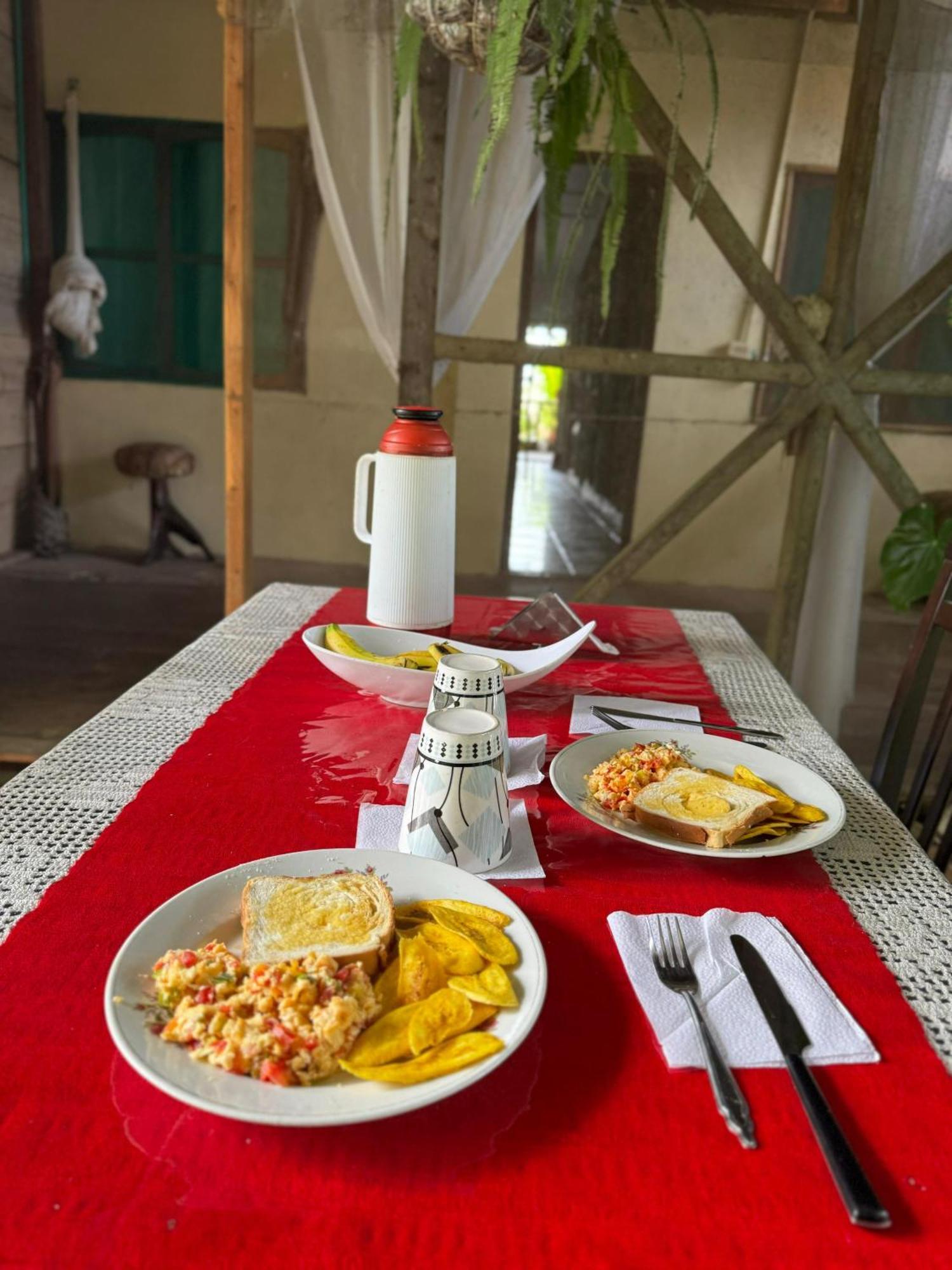 Maiku Amazonas Hotel Puerto Narino Exterior photo